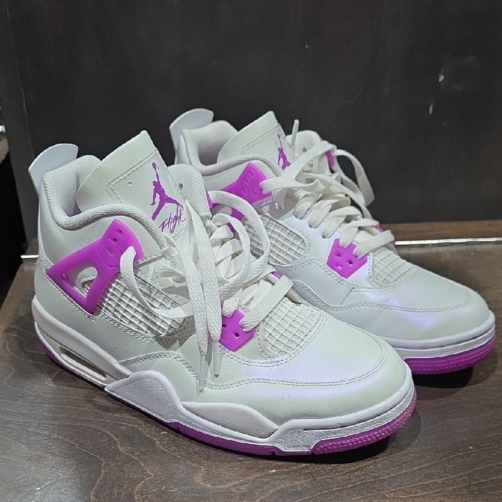 Jordan Violet 4